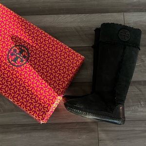 Preloved Tory Burch shearling boot size 7